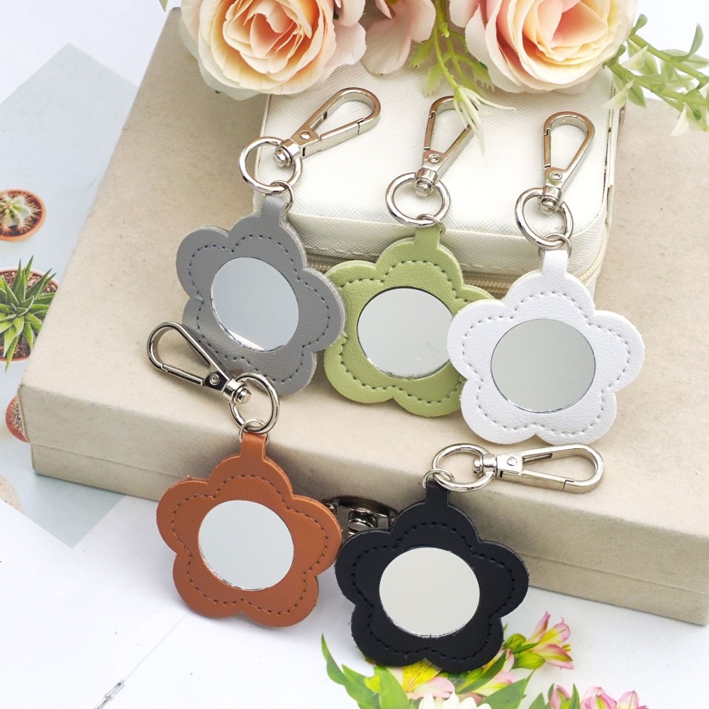 Flower Petal Shaped Mirror Bag - Car Accessories Mirror Hanging recension och pris